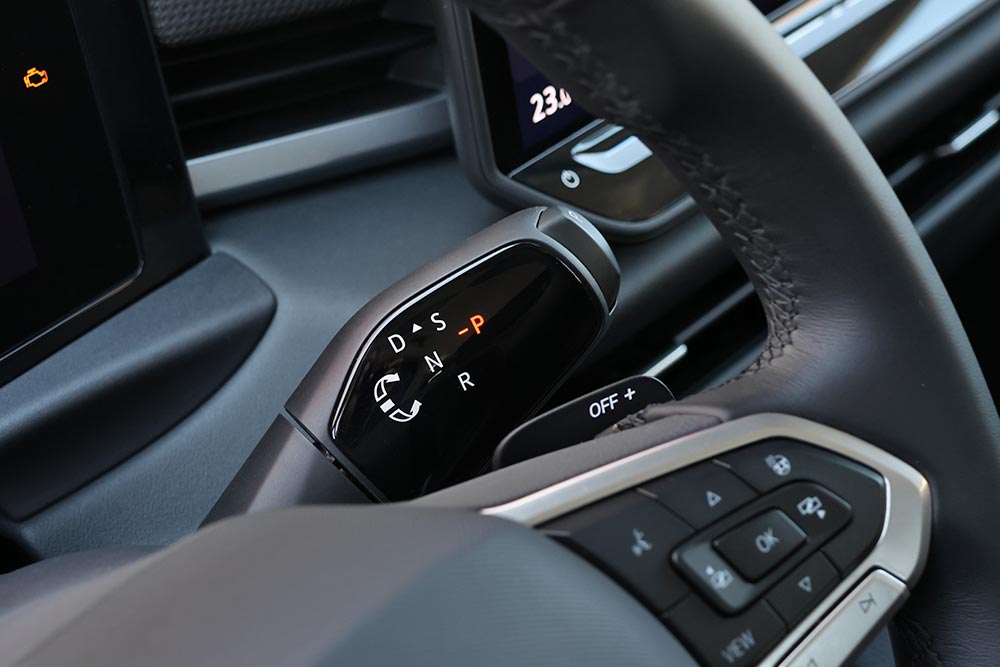 https://autogreeknews.gr/wp-content/uploads/2026/06/VW-T-Roc-2026-interior-22.jpg
