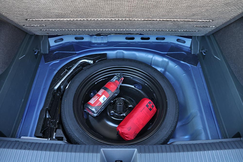 https://autogreeknews.gr/wp-content/uploads/2026/06/VW-T-Roc-2026-interior-29.jpg