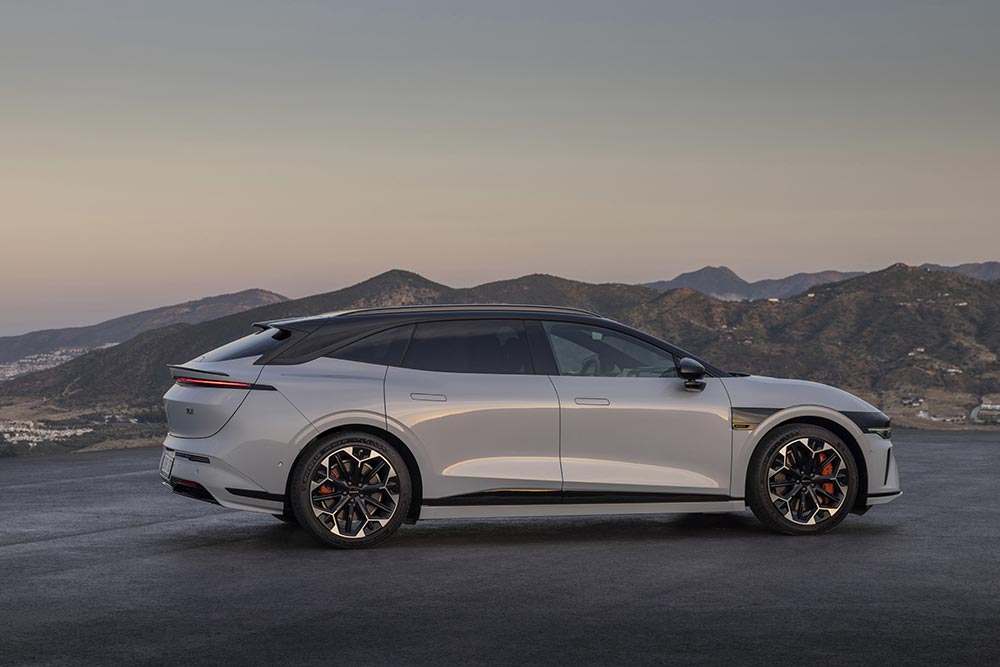 https://autogreeknews.gr/wp-content/uploads/2026/06/Zeekr-7GT-17.jpg