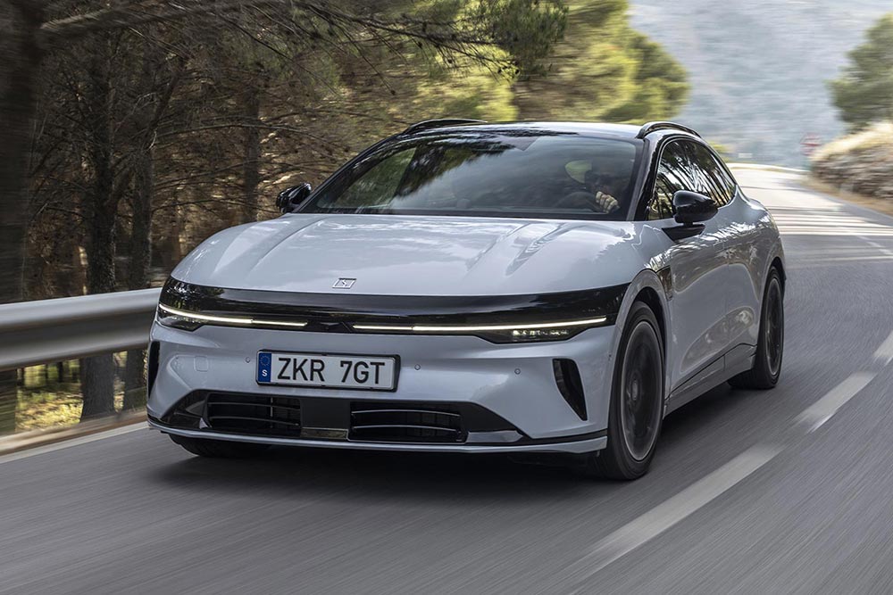 https://autogreeknews.gr/wp-content/uploads/2026/06/Zeekr-7GT-32.jpg