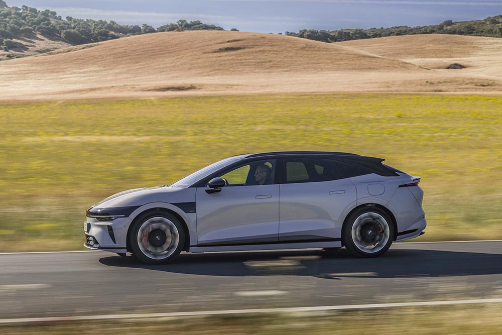 https://autogreeknews.gr/wp-content/uploads/2026/06/Zeekr-7GT-5.jpg