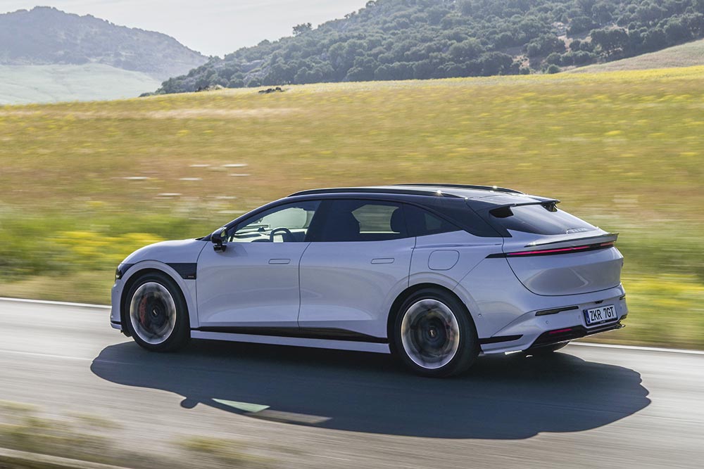 https://autogreeknews.gr/wp-content/uploads/2026/06/Zeekr-7GT-7.jpg