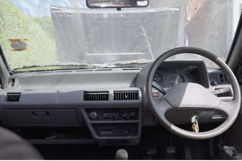 https://autogreeknews.gr/wp-content/uploads/2026/06/abandoned-nissan-micra-k10-3.jpg