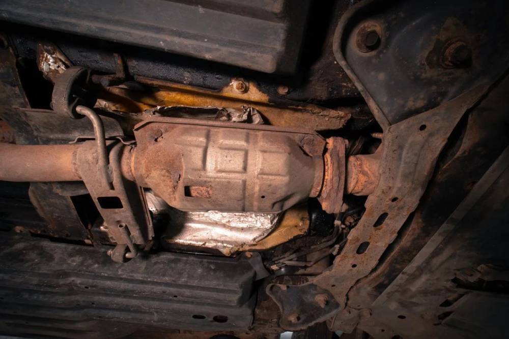 https://autogreeknews.gr/wp-content/uploads/2026/06/catalytic-converter-thefts.jpg