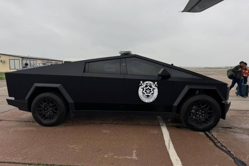https://autogreeknews.gr/wp-content/uploads/2026/06/cybertruck-patrol-car-kazakhstan-07.jpg