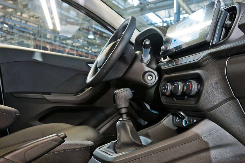 https://autogreeknews.gr/wp-content/uploads/2026/06/lada-iskra-sw-04.jpg