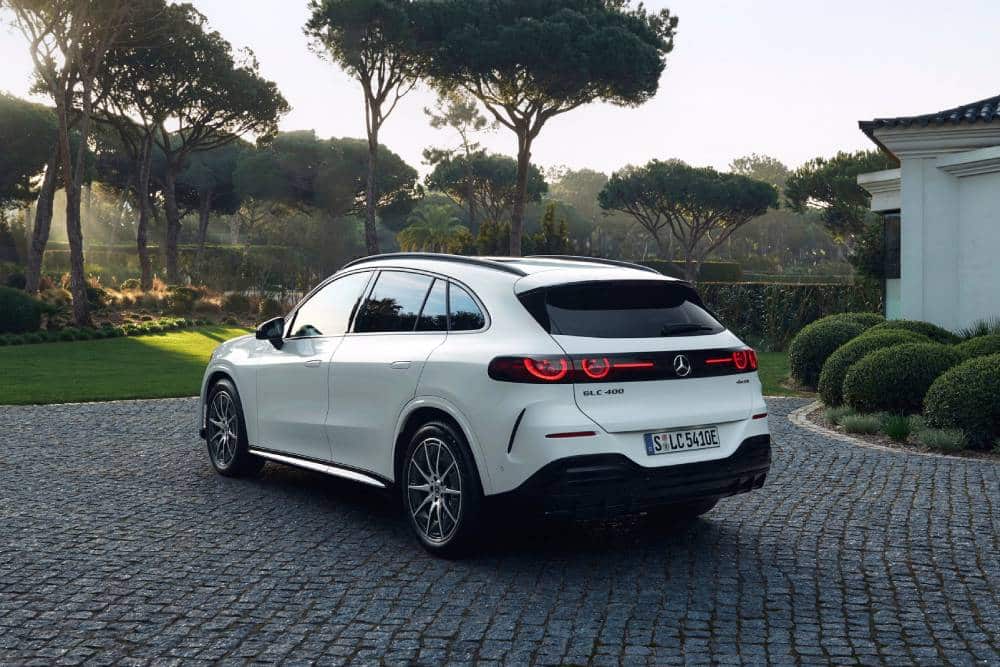 https://autogreeknews.gr/wp-content/uploads/2026/06/new-mercedes-glc-250-and-300-2.jpg