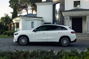 new mercedes glc 250 and 300 (3)