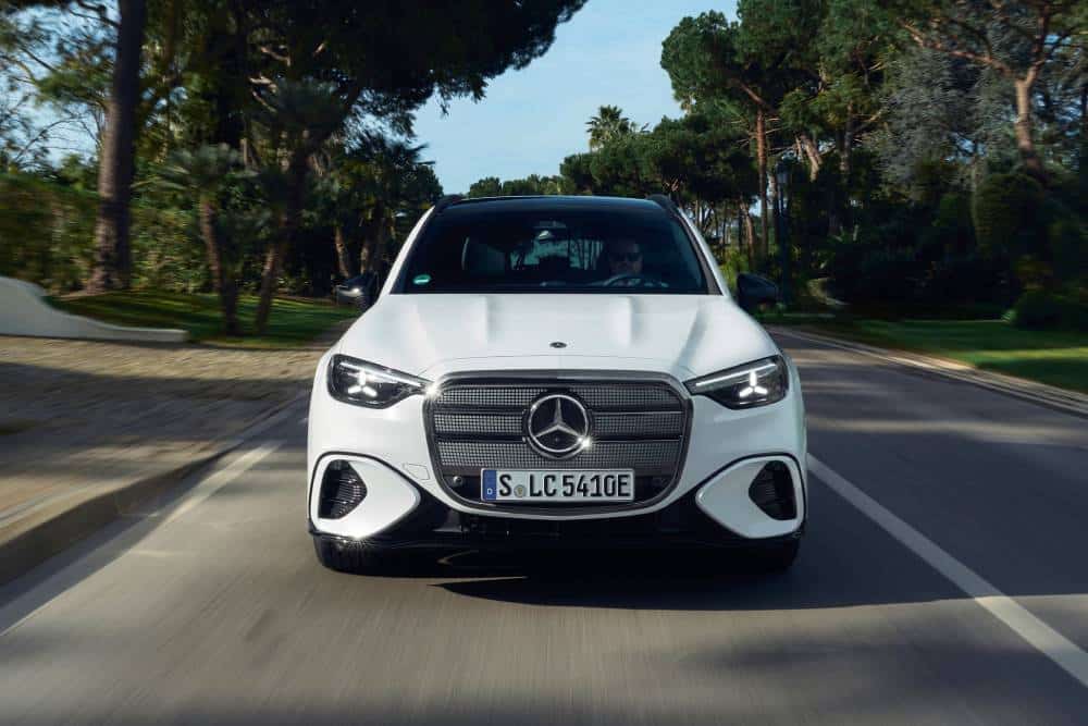 https://autogreeknews.gr/wp-content/uploads/2026/06/new-mercedes-glc-250-and-300-6.jpg