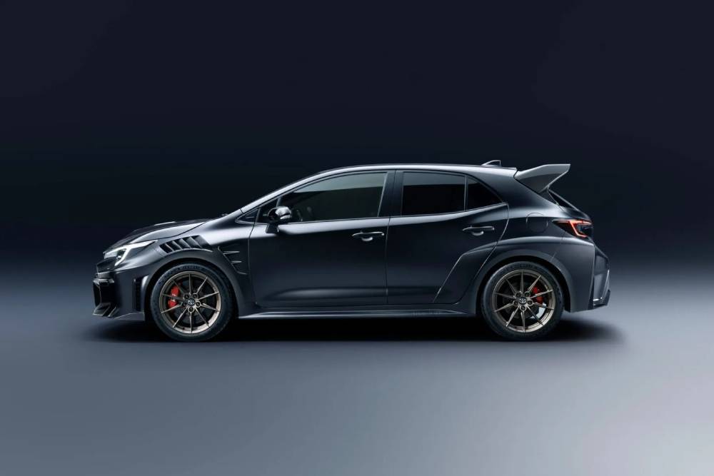 https://autogreeknews.gr/wp-content/uploads/2026/06/new-toyota-grmn-corolla-15.jpg