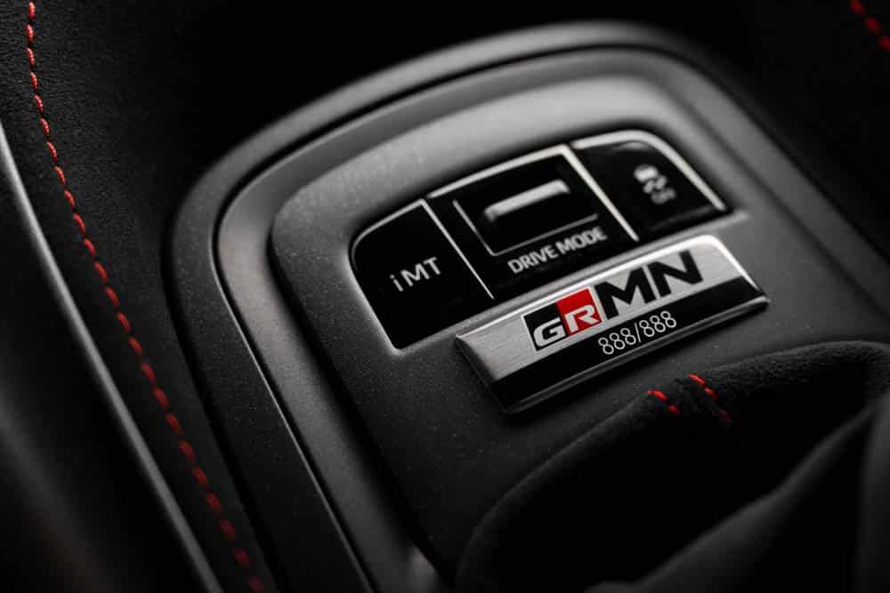https://autogreeknews.gr/wp-content/uploads/2026/06/new-toyota-grmn-corolla-5.jpg