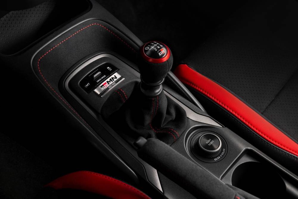 https://autogreeknews.gr/wp-content/uploads/2026/06/new-toyota-grmn-corolla-6.jpg