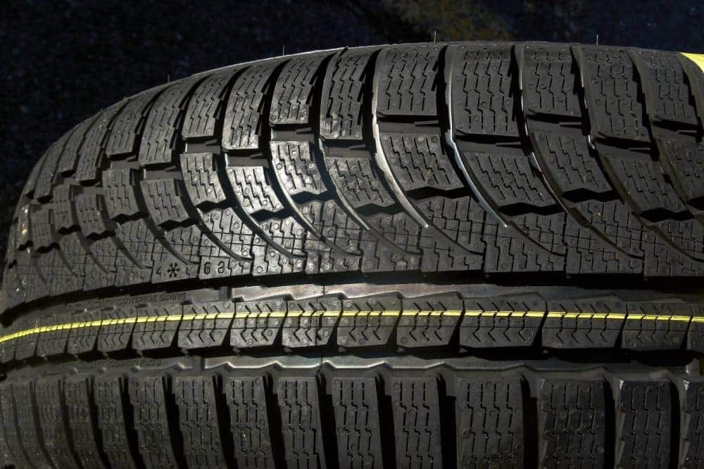 https://autogreeknews.gr/wp-content/uploads/2026/06/tire-vs-bullet-4.jpg
