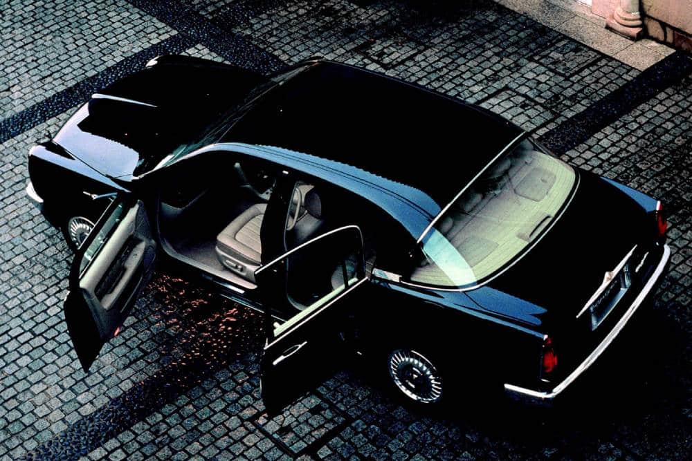 https://autogreeknews.gr/wp-content/uploads/2026/06/toyota_origin_2.jpg
