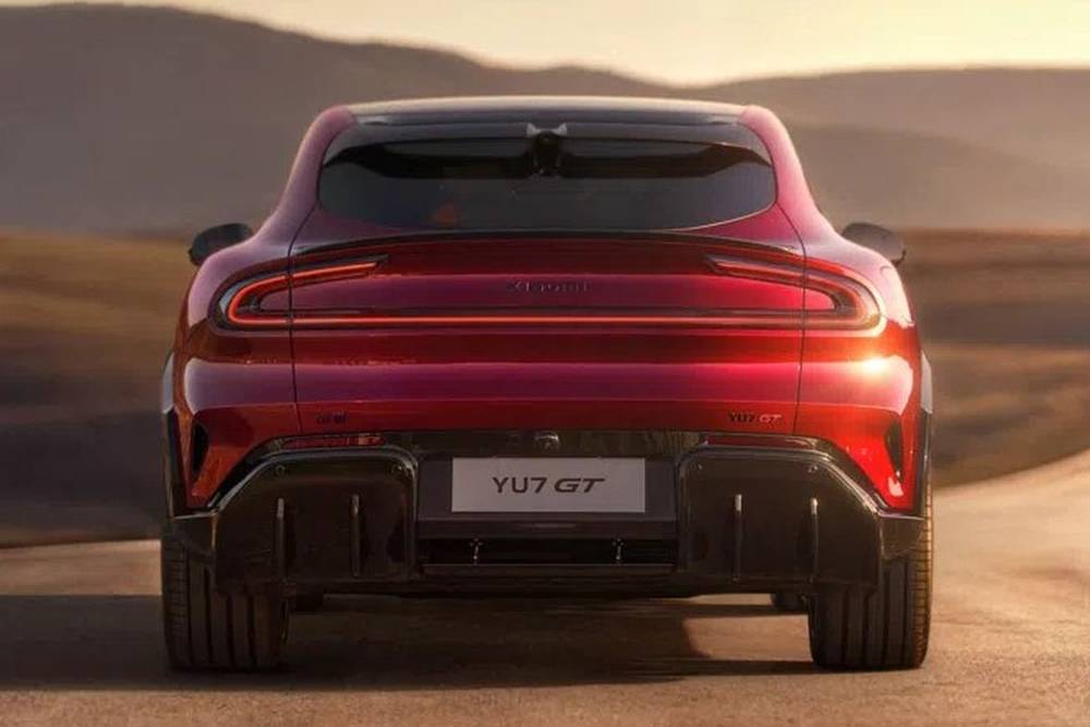 https://autogreeknews.gr/wp-content/uploads/2026/06/xiaomi-yu7-gt-demos-world-first-driverless-nurburg-4.jpg