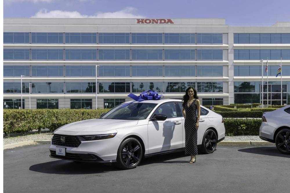 https://autogreeknews.gr/wp-content/uploads/2026/07/02-Andrea-with-her-2026-Honda-Accord-Hybrid-the-15.jpg