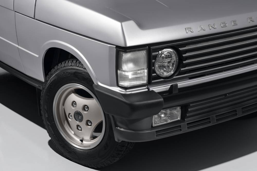 https://autogreeknews.gr/wp-content/uploads/2026/07/1993-range-rover-classic-turns-into-an-sv-ultra-lo-2.jpg