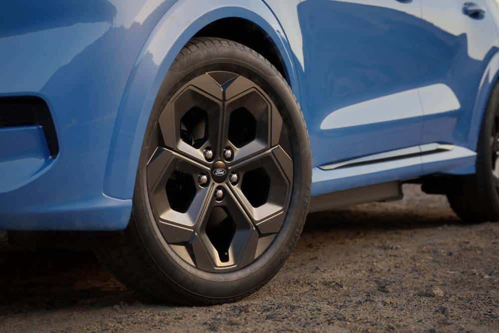 https://autogreeknews.gr/wp-content/uploads/2026/07/2026_Ford_Puma_Gen_E_Black_Edition_03-1.jpg