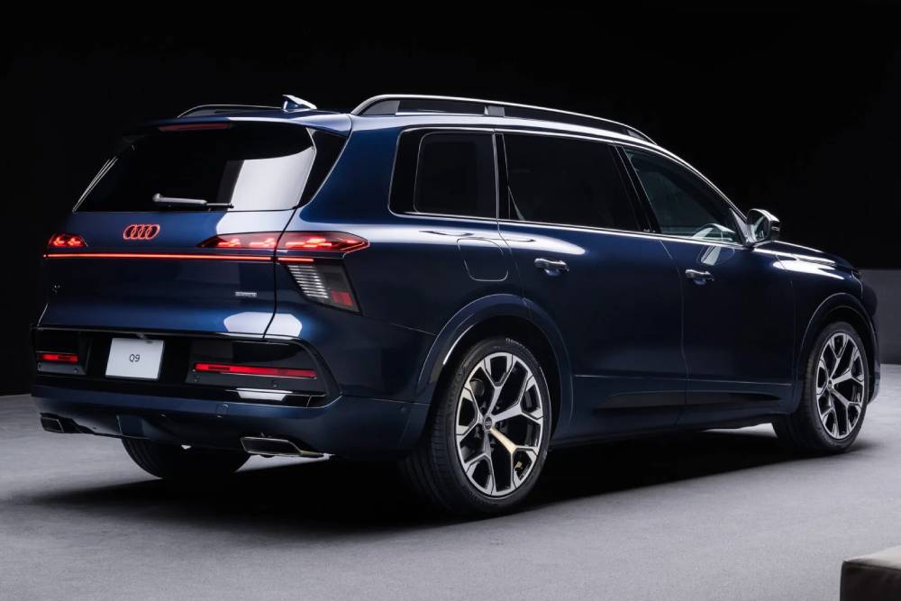 https://autogreeknews.gr/wp-content/uploads/2026/07/2027-Audi-Q9-debut-00007-1-2048x1160-1.jpg