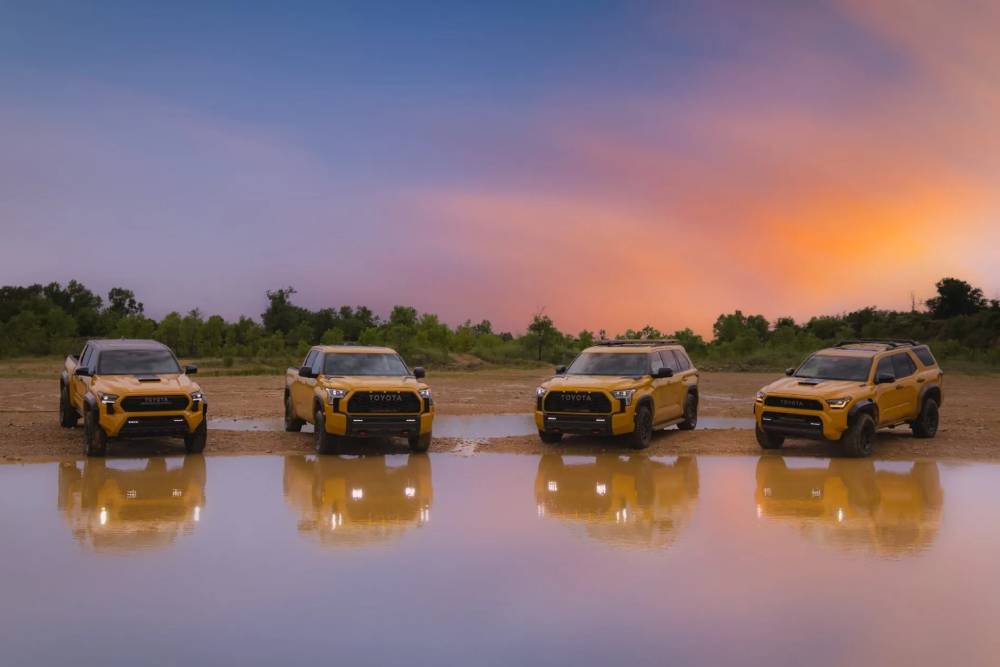 https://autogreeknews.gr/wp-content/uploads/2026/07/2027-Toyota-TRD-Pro-Family-HoneyComb-and-Hot-Honey-2.jpg