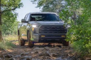 Νέο Toyota Tundra και «κυνηγετικό» Trailhunter