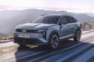 Γκολ από τα αποδυτήρια το νέο Dacia Striker