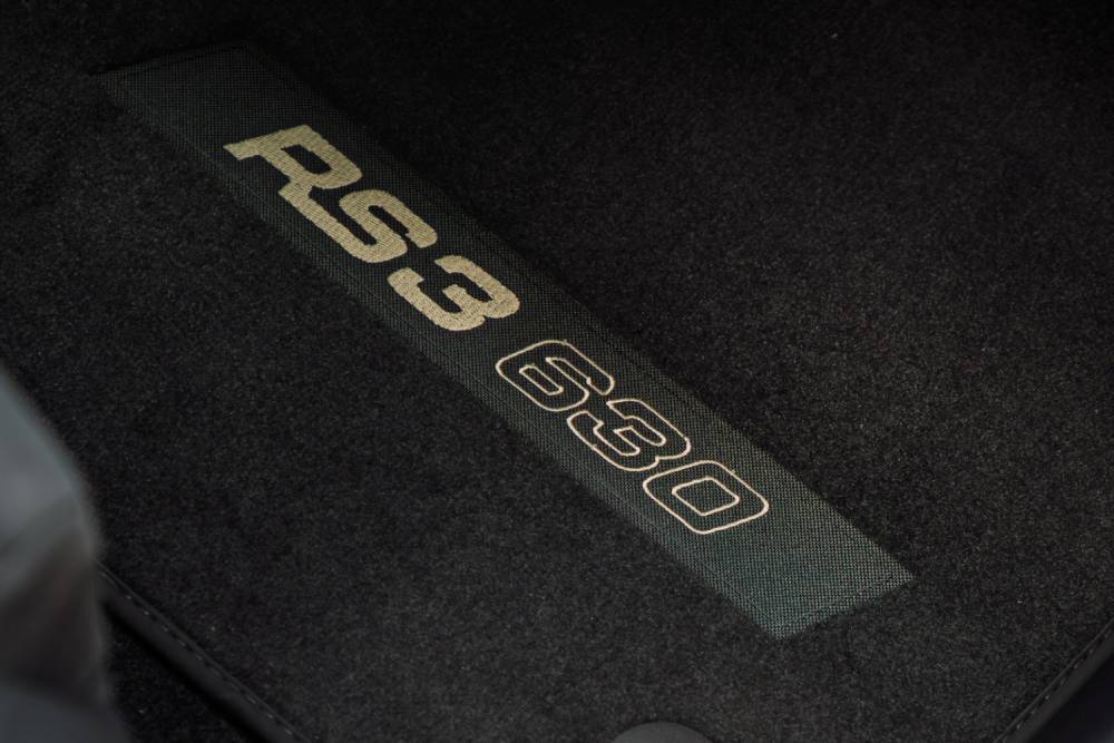 https://autogreeknews.gr/wp-content/uploads/2026/07/ABT-RS3-630-Mallorca-Interieur_Fussmatte.jpg