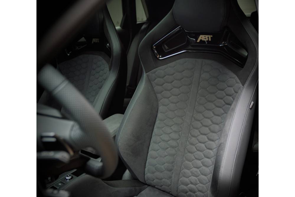 https://autogreeknews.gr/wp-content/uploads/2026/07/ABT-RS3-630-Mallorca-Interieur_Sitze.jpg