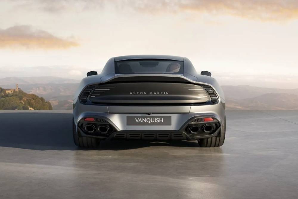 Συλλεκτική νέα Aston Martin Vanquish 25 εξυμνεί τον V12