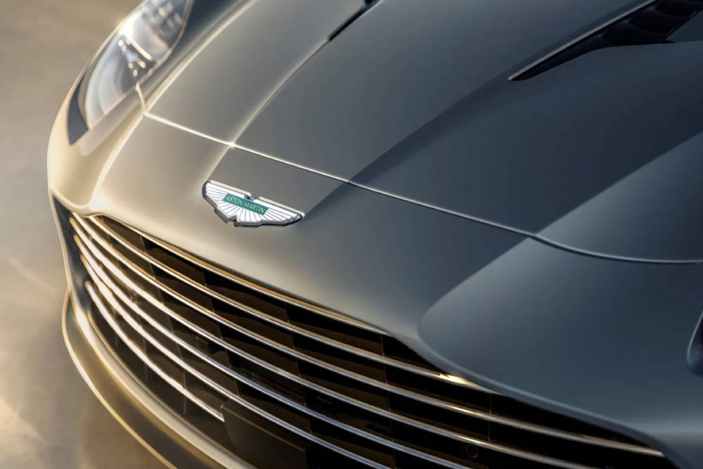 https://autogreeknews.gr/wp-content/uploads/2026/07/Aston-Martin-Vanquish-25-New-09-2048x1536-1.jpg