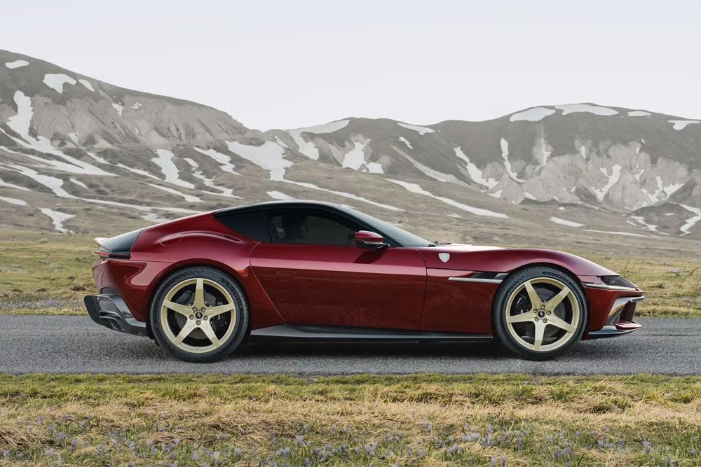 https://autogreeknews.gr/wp-content/uploads/2026/07/Ferrari-12Cilindri-Manuale-2.jpg