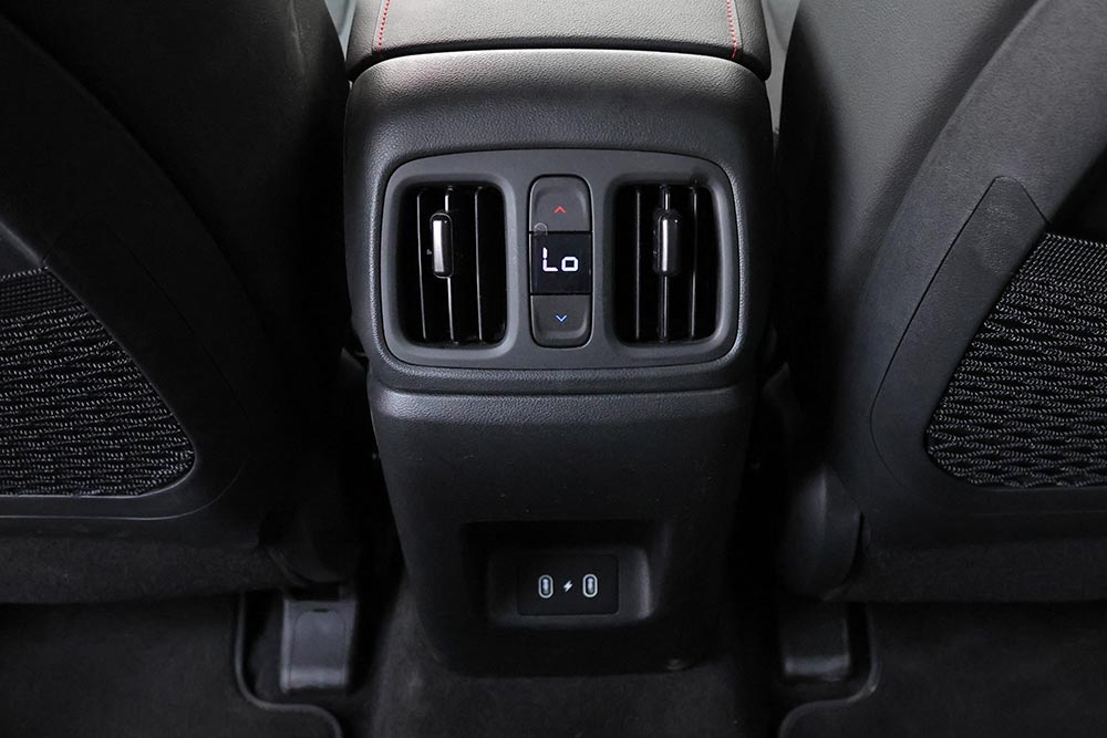 https://autogreeknews.gr/wp-content/uploads/2026/07/Hyundai-Tucson-PHEV-interior-11.jpg
