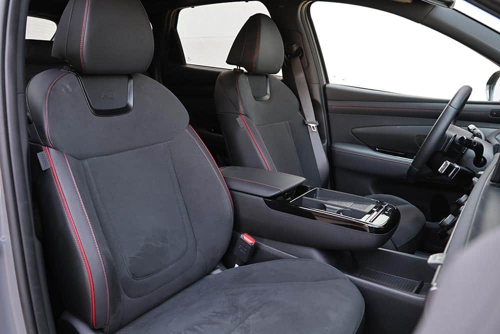 https://autogreeknews.gr/wp-content/uploads/2026/07/Hyundai-Tucson-PHEV-interior-24.jpg