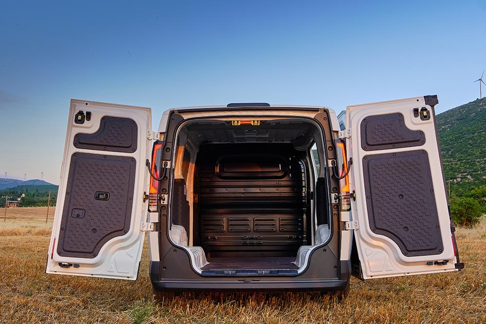 https://autogreeknews.gr/wp-content/uploads/2026/07/Kia-PV5-7.jpg