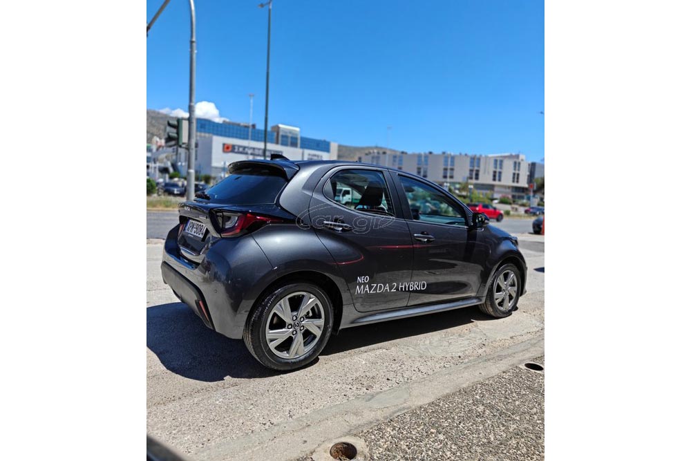 https://autogreeknews.gr/wp-content/uploads/2026/07/Mazda2-Hybrid-2025-used-4.jpg