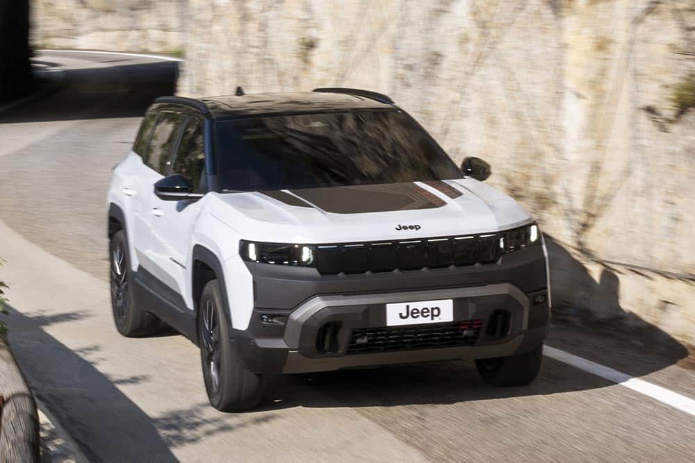 https://autogreeknews.gr/wp-content/uploads/2026/07/New-Jeep-Compass-4xe-2.jpg