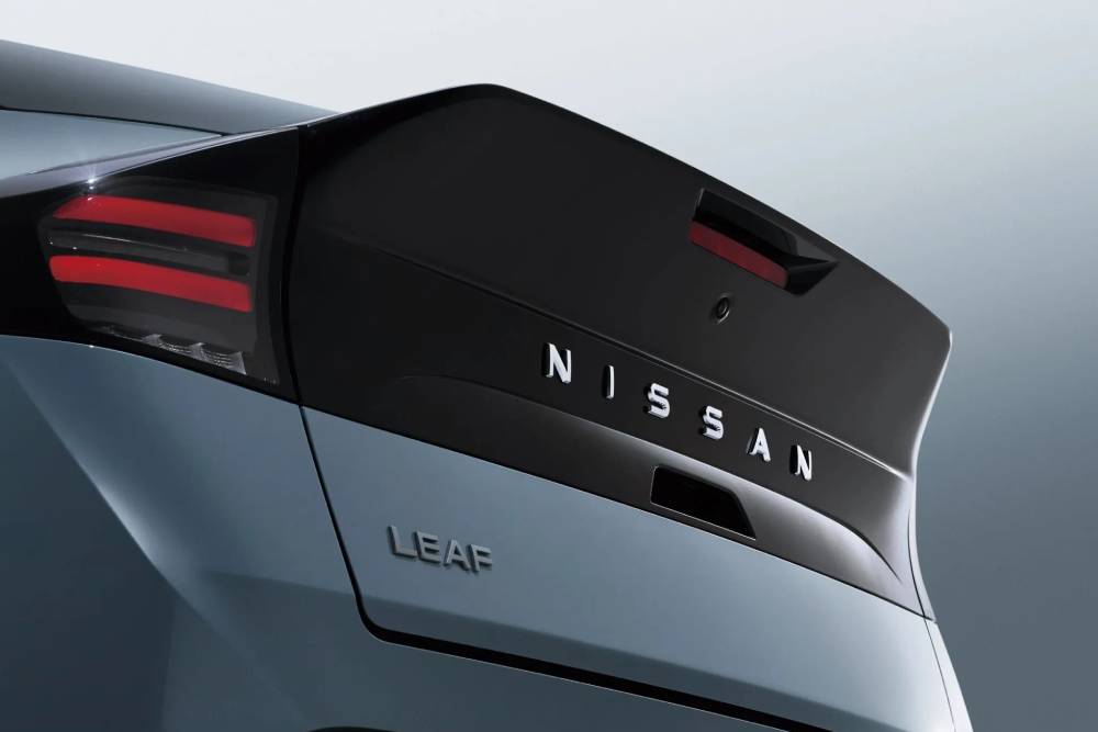 https://autogreeknews.gr/wp-content/uploads/2026/07/Nissan-Leaf-Nismo-Japan-6-2048x1765-1.jpg