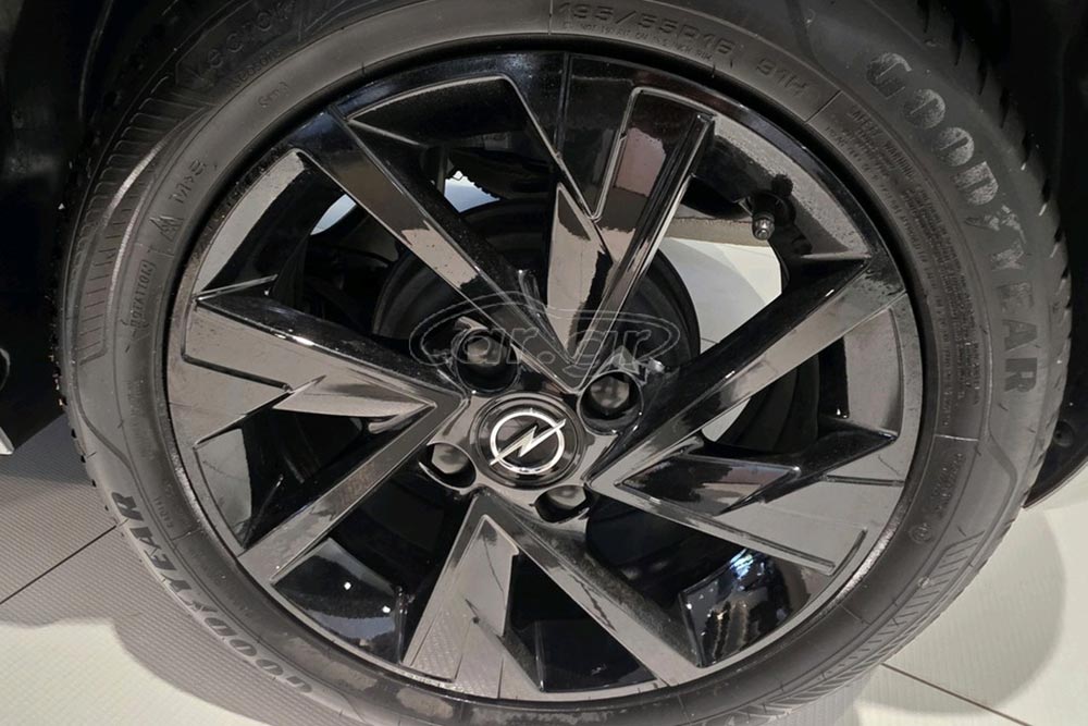 https://autogreeknews.gr/wp-content/uploads/2026/07/Opel-Corsa-2025-used-8.jpg