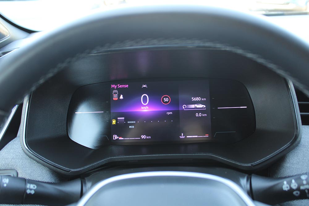 https://autogreeknews.gr/wp-content/uploads/2026/07/RENAULT-CLIO-XHY-7004-10.jpg