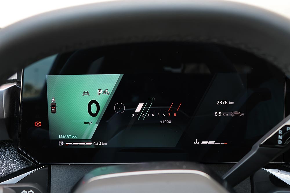 https://autogreeknews.gr/wp-content/uploads/2026/07/Renault-Clio-1.2-TCe-115-EDC-interior-11.jpg