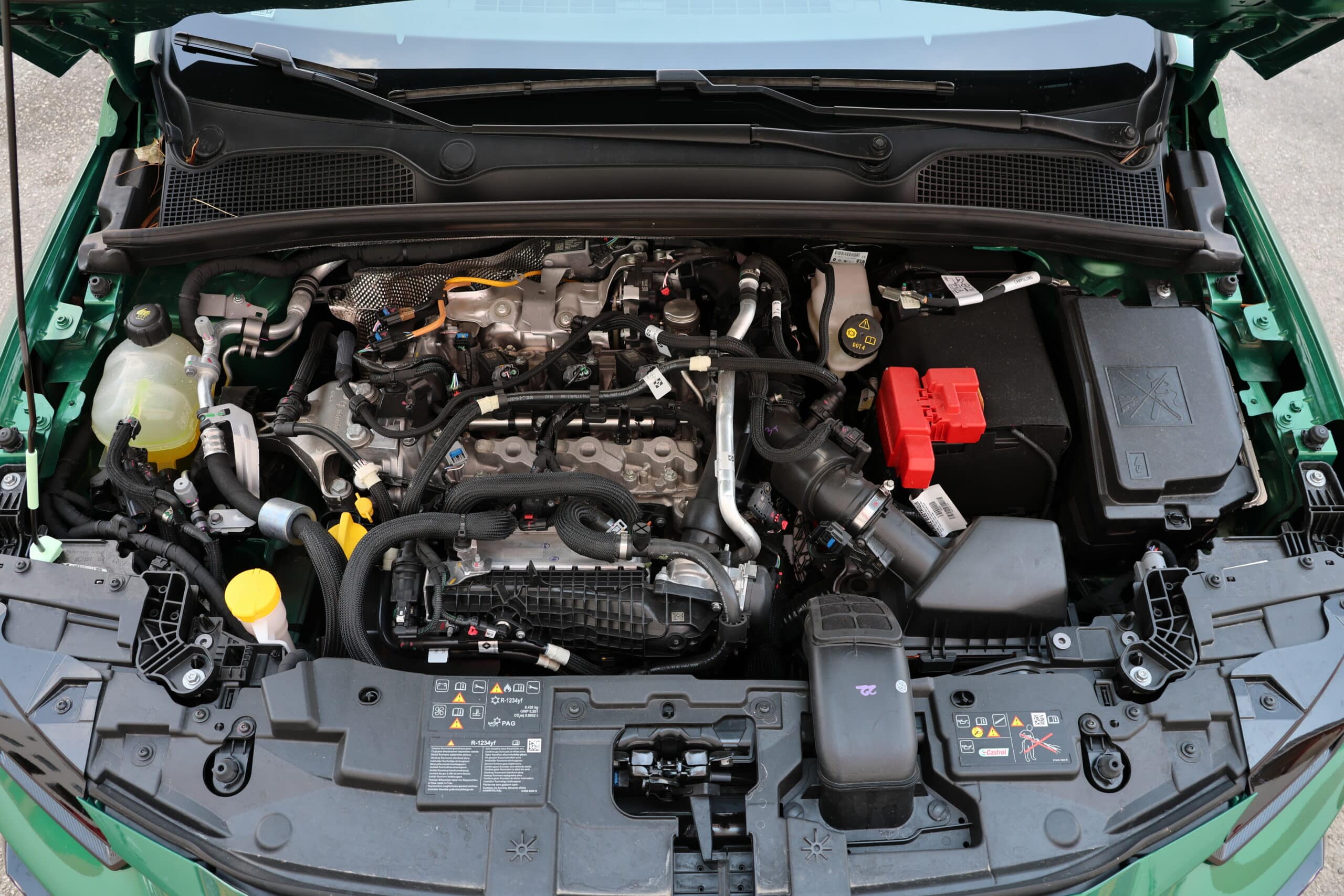 https://autogreeknews.gr/wp-content/uploads/2026/07/Renault-Clio-1.2-TCe-115-EDC-interior-17-scaled.jpg