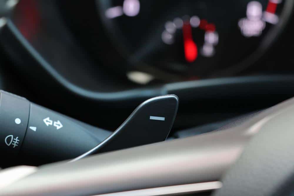 https://autogreeknews.gr/wp-content/uploads/2026/07/Suzuki-Swift-1.2-Hybrid-81-PS-CVT-interior-9.jpg