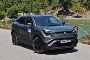 Suzuki e Vitara 2WD (11)