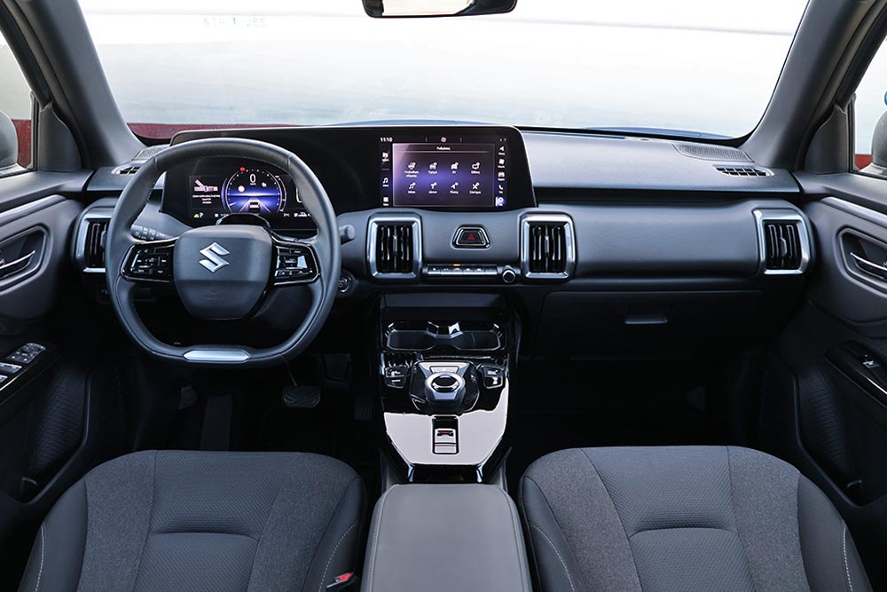 https://autogreeknews.gr/wp-content/uploads/2026/07/Suzuki-e-Vitara-2WD-interior-21.jpg