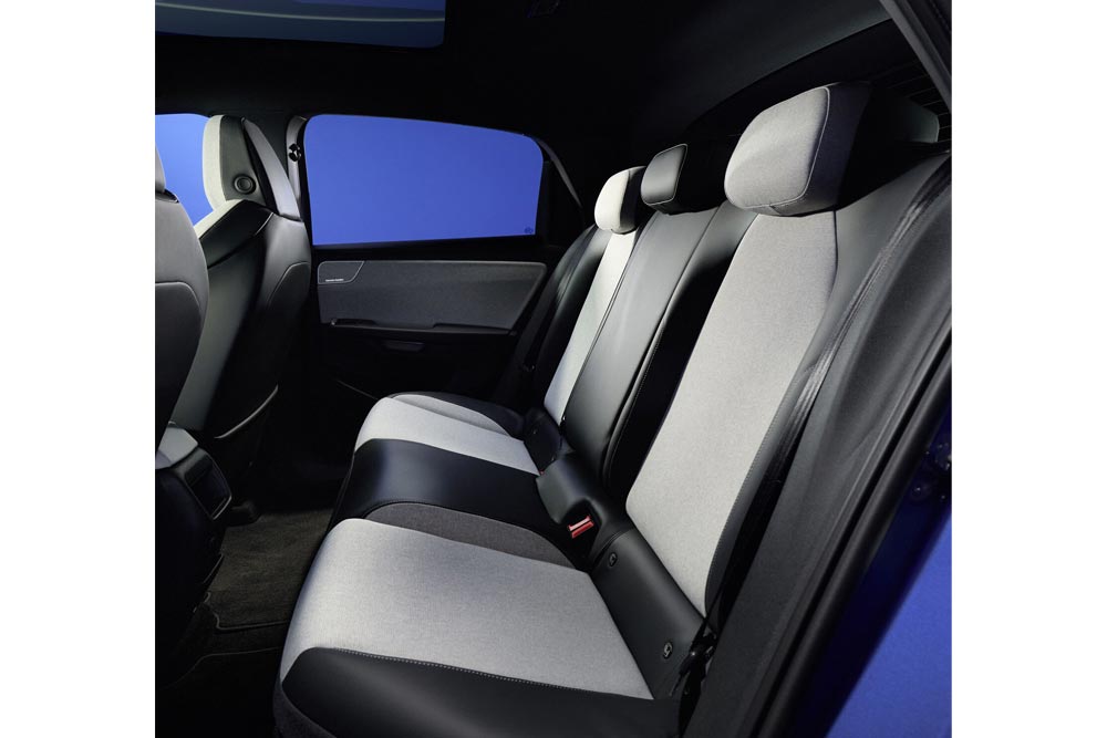 https://autogreeknews.gr/wp-content/uploads/2026/07/VW-ID.-Polo-rear-seat.jpg