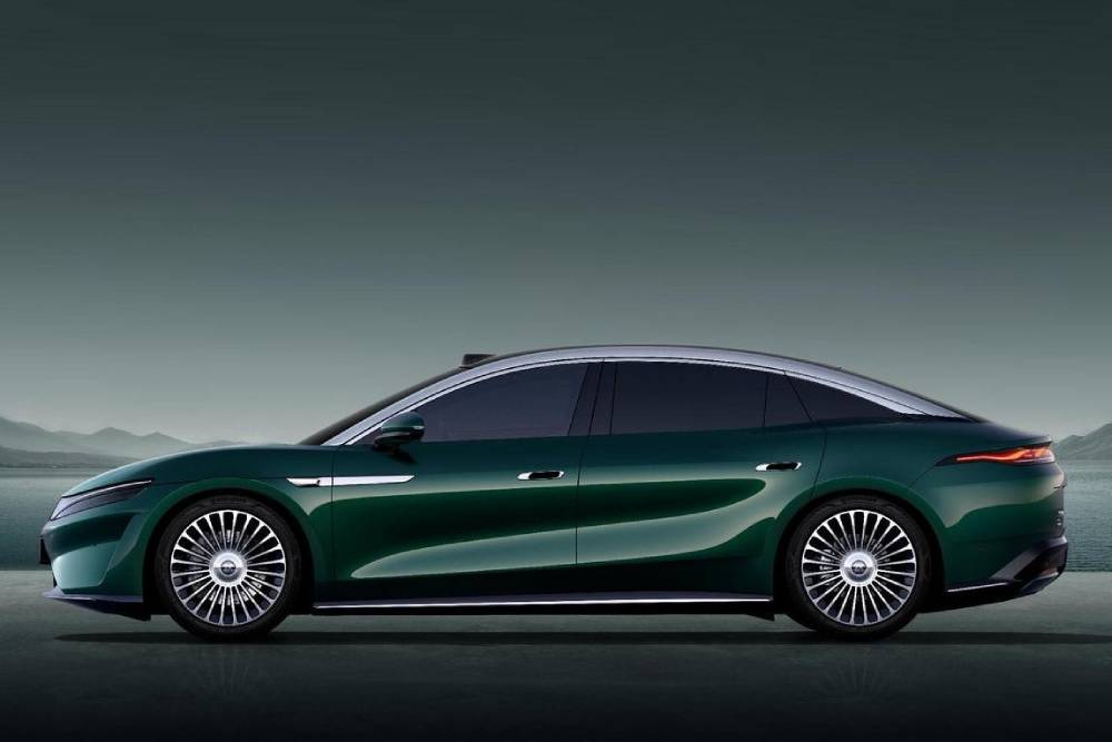 https://autogreeknews.gr/wp-content/uploads/2026/07/byd-great-han-02.jpg