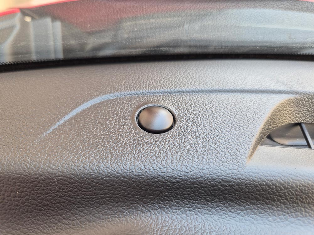 https://autogreeknews.gr/wp-content/uploads/2026/07/car-light-sensor.jpg