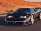 Η μοναδική carbon Bugatti EB110 SS γυρεύει εκατομμύρια