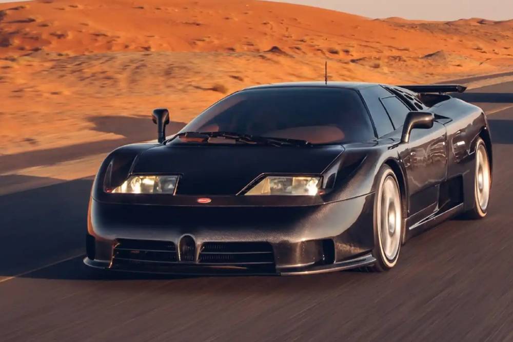 Η μοναδική carbon Bugatti EB110 SS γυρεύει εκατομμύρια