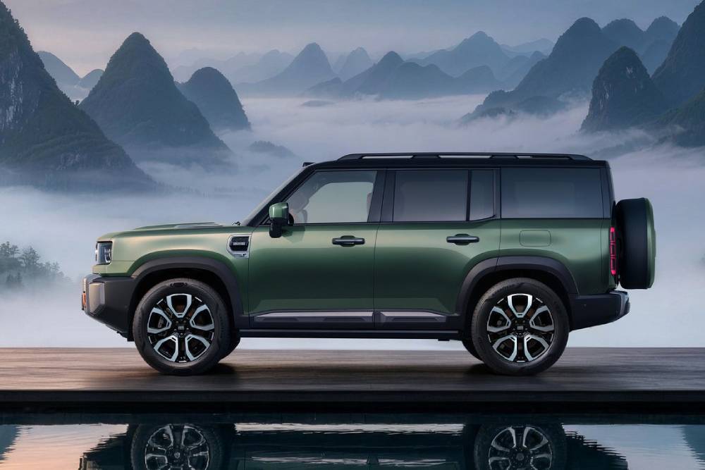 https://autogreeknews.gr/wp-content/uploads/2026/07/geely-galaxy-700-09.jpg